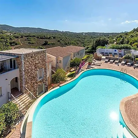 Ea Bianca Hotel 3*